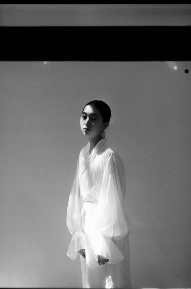 nuu_366's tweet image. でもmameの21ssがwindowってタイトルだけど、windowって言葉の雰囲気いいな。ファーストマメにしてもいいな。