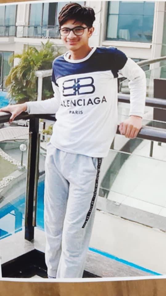 Ambreenzaidi's tweet image. Twitter plz help our friend-
My Son Armaan Passi age 15yrs, 5’6”is missing since y’day from Jalandhar. Took his Avon Maxoo cycle (green),low IQ, can answer/understand things,wears hearing aid in both ears. Likely tobe onJalandhar-Delhi highway,my no-9830371973 
Lt Col Vanit Passi