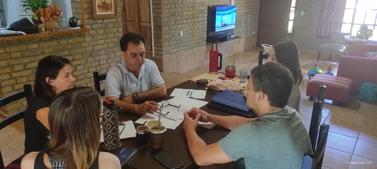 codeimisiones's tweet image. #SOMOSCODEIM2021
Reunion en Obera , planificando, debatiendo,  buscando herramientas y dispositivos Programa #NuevosRostros2021
#SOMOSCODEIM