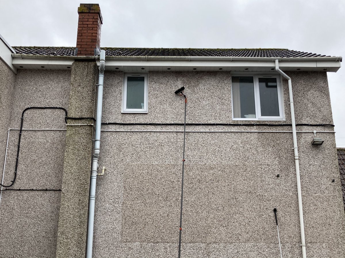bathwindows's tweet image. Cleaning of gutters, fascia, windows and windows sills in Timsbury. #Cleanandbright. All clear and no smear.