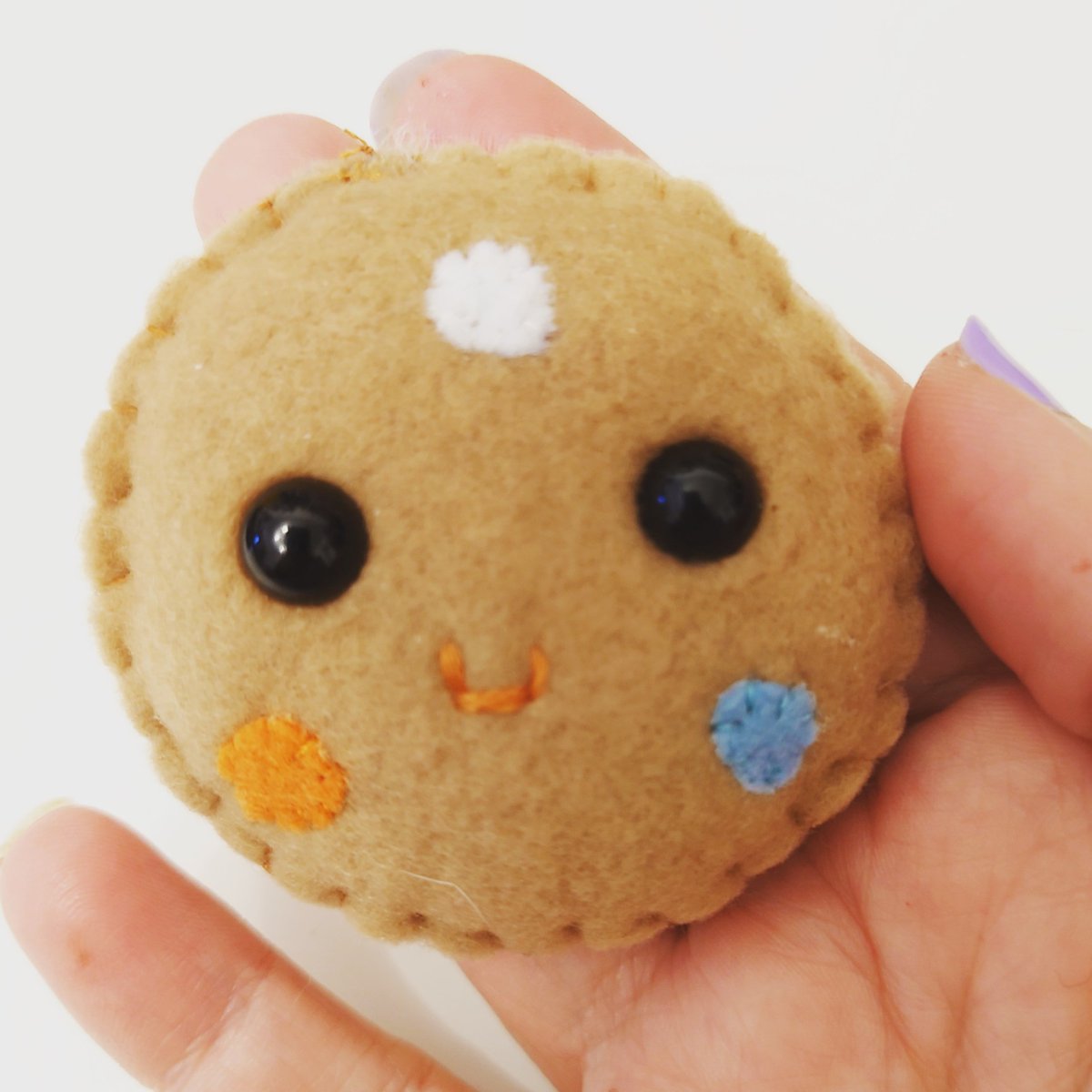 A little rainbow cookie! You guys prefer big or small eyes? (:  #crafty #craft #sew #sewsewsew #instapic #instagram #cookie #cookies