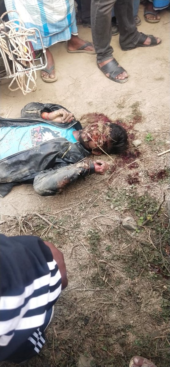 बिहार में सारण जिला के भरपुरा गाँव निवासी आमोद कुमार की बेरहमी से हत्या कर दी गई। हत्यारों ने आमोद की आंख भी निकाल दी।

ग्रामीणों का कहना है हत्यारों पर प्रशासन  कारवाई नही कर रहा क्योंकि वो एक विशेष समुदाय से आते हैं और थाना प्रभारी उसी समुदाय से है जिसका नाम #अकीलअहमद है