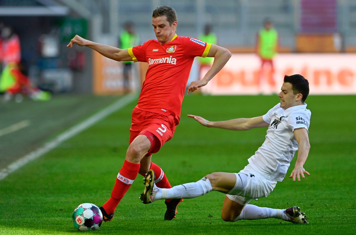 картинки байер-аугсбург. зона лиги чемпионов бундеслига. псж – аугсбург.