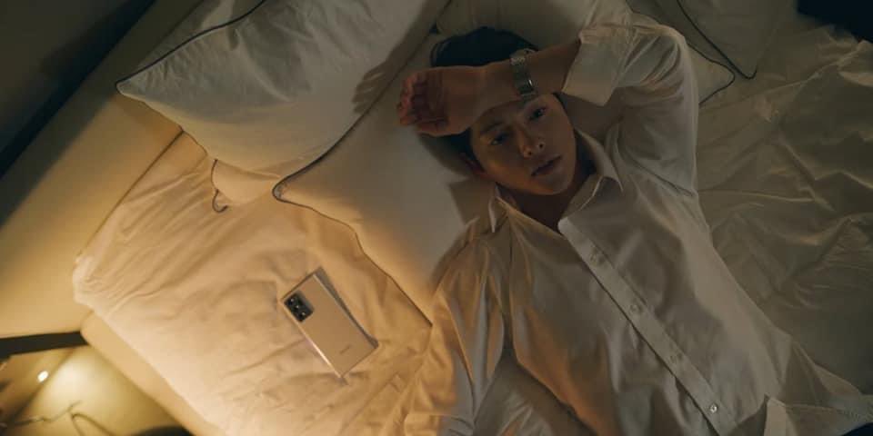 netflixreviewTH's tweet image. 'Vincenzo (ทนายมาเฟีย)' โดนตัวอย่างหลอกนึกว่าซีรีส์มาเฟียเดือดแบบเพียวๆ แต่ที่ไหนได้ความฮาแบบจัดเต็มโบ๊ะบ๊ะมา ถ้าพูดถึงความสนุกบอกเลยเอาไปแบบเต็มๆ ไม่หัก ลุ้นตลอด ที่สำคัญจุงกิหล่อมาก นางเอกน่ารัก มาสายฮา ตอนนี้ออกมา 2 ตอนแล้ว ห้ามพลาดเลย

📌  : youtu.be/3-TS7CSKaok

#Vincenzo