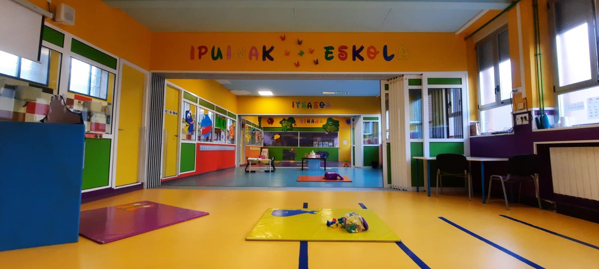 MaristakBilbao's tweet photo. 👦🌈👧¡Nuestras #clases están llenas de color! Maristak Bilbao pone las instalaciones al servicio del alumnado. Las aulas de Educación Infantil están recién renovadas y #decoradas para que los y las txikis puedan disfrutar de una enseñanza de #calidad a todos los niveles. https://t.co/bW8PhBgAyL