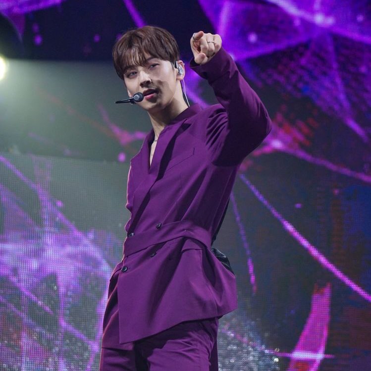 lucy on X: cha eunwoo in purple suit.  / X