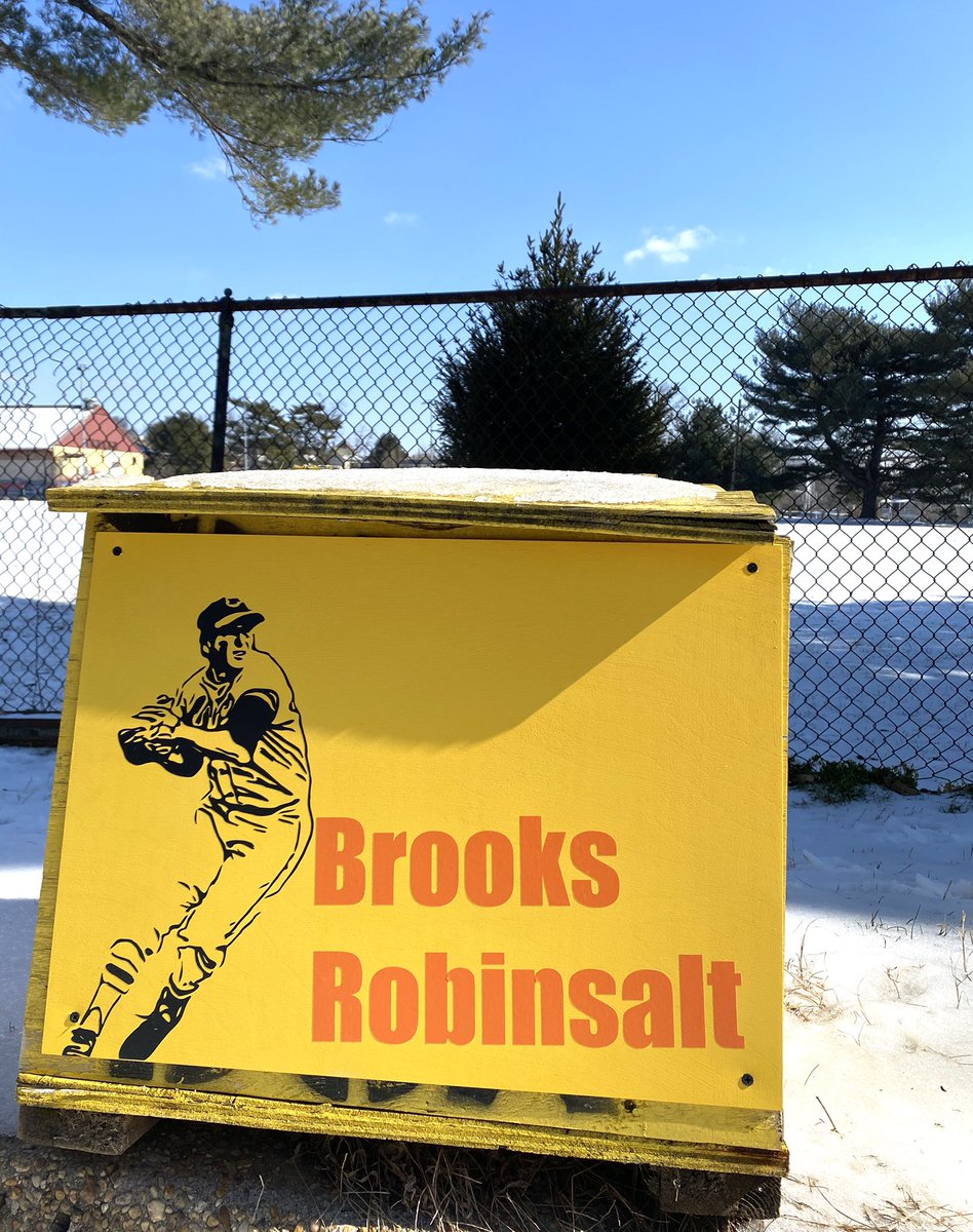 thebrokenplate's tweet photo. Today’s salt box is dedicated to @Orioles legend, Brooks Robinson. #saltboxart #orioles #baltimore #baltimorehistory @BmoreCityDOT https://t.co/c40lq8C8TP
