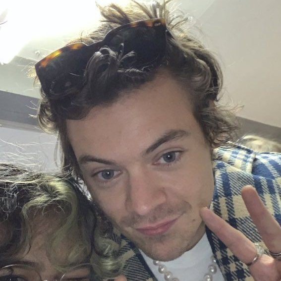 simoloseardi's tweet photo. RT = 1 VOTO 

I vote for Harry Styles as Favorite Male Artist at KCA's #KCA #VoteHarryStyles @Harry_Styles https://t.co/1Vqy3iH8rh