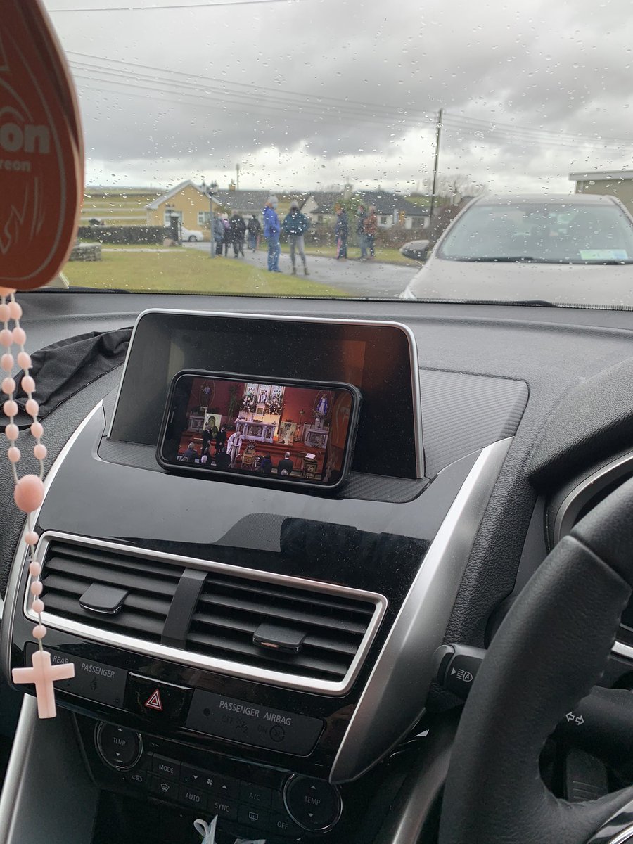 dermoc123's tweet photo. Strange time we live in, 10 people can attend a funeral (200 odd can go shopping on a daily basis) RIP Granny https://t.co/WuWaVfBKXy