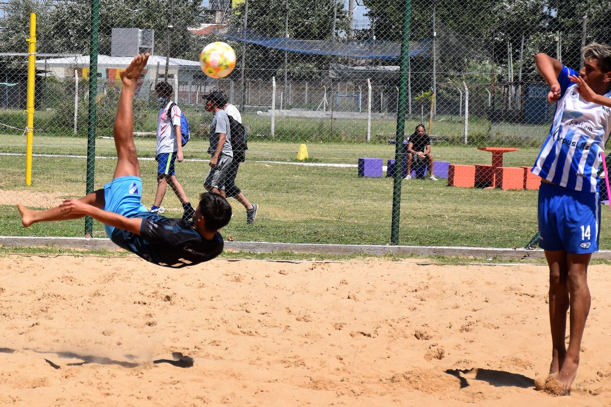 afa's tweet photo. #FútbolPlaya Argentino de Rosario semifinalista. 

En el Polideportivo Eva Perón de Lanús, los rosarinos derrotaron a ADCC Canning y se clasificaron semifinalistas del Torneo Transición 2021, donde enfrentarán a @RacingFutPlaya. https://t.co/AluQ1QgZCf