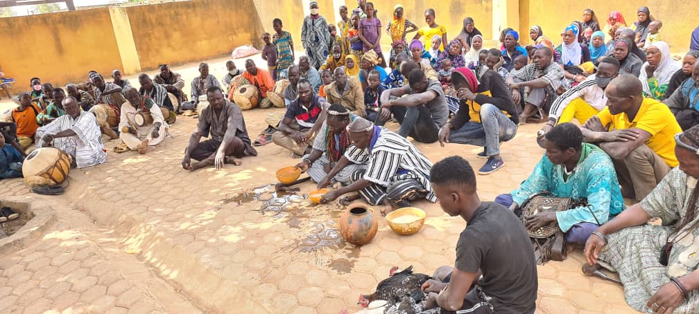 eric_bougouma's tweet photo. #GANZOURGOU : Mes voeux de bonne et heureuse fête coutumière à sa majesté NABA BOULGA de SALOGO.Longue vie.
#lwili #Salogo #fêtecoutumière #Naaba https://t.co/r8rNBHEsxq