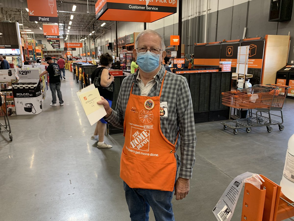 AFilantres's tweet image. Cheers to 30 Years for our greeter Gary!!! Thank you for your service and dedication to our customers!!!

#D66proud
#Team473 

@GPsharkz @Hmrhd1953 @Phil_Goosic @D66Celest 
@cat_thanner