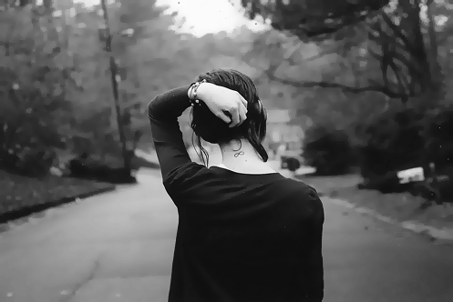 blo_ebda3's tweet image. من بعدك ضعت والدنيا صغرت حيل

واحس انكسر ظهري بيوم وفاتك قلب مكسور

#ابداع