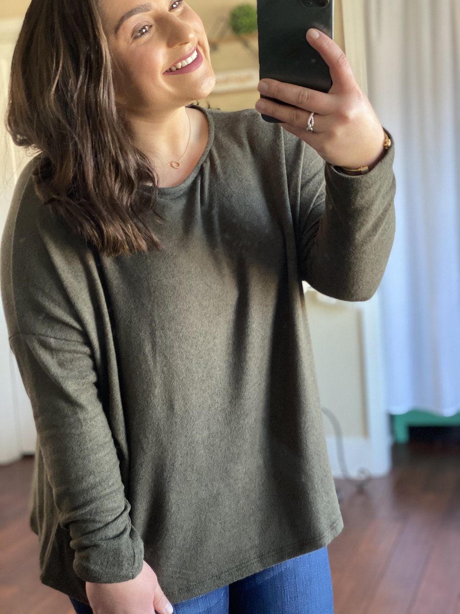 shoplibbyjune's tweet photo. Marbled Olive Top= Softest Shirt on 🌎
•
•
•
Sizes medium and large left 🤩

Check out https://t.co/WU4hrRGH1t 

#shopsmallnc #libbyjuneboutique #libbyjune #boutqiueshopping  #ecommercebusiness #supportlocalbusiness https://t.co/nj3NXgZZA6