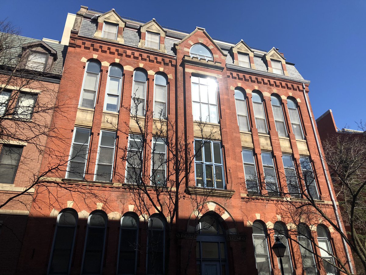 ScottsNewYork's tweet photo. Newsboys’ home. Build in 1907 by Catholic charities to house urchin street children. The characters of the Broadway hit #Newsies might have stayed here. Now luxury condos. #TourYourOwnCity https://t.co/xj43VTHLTK