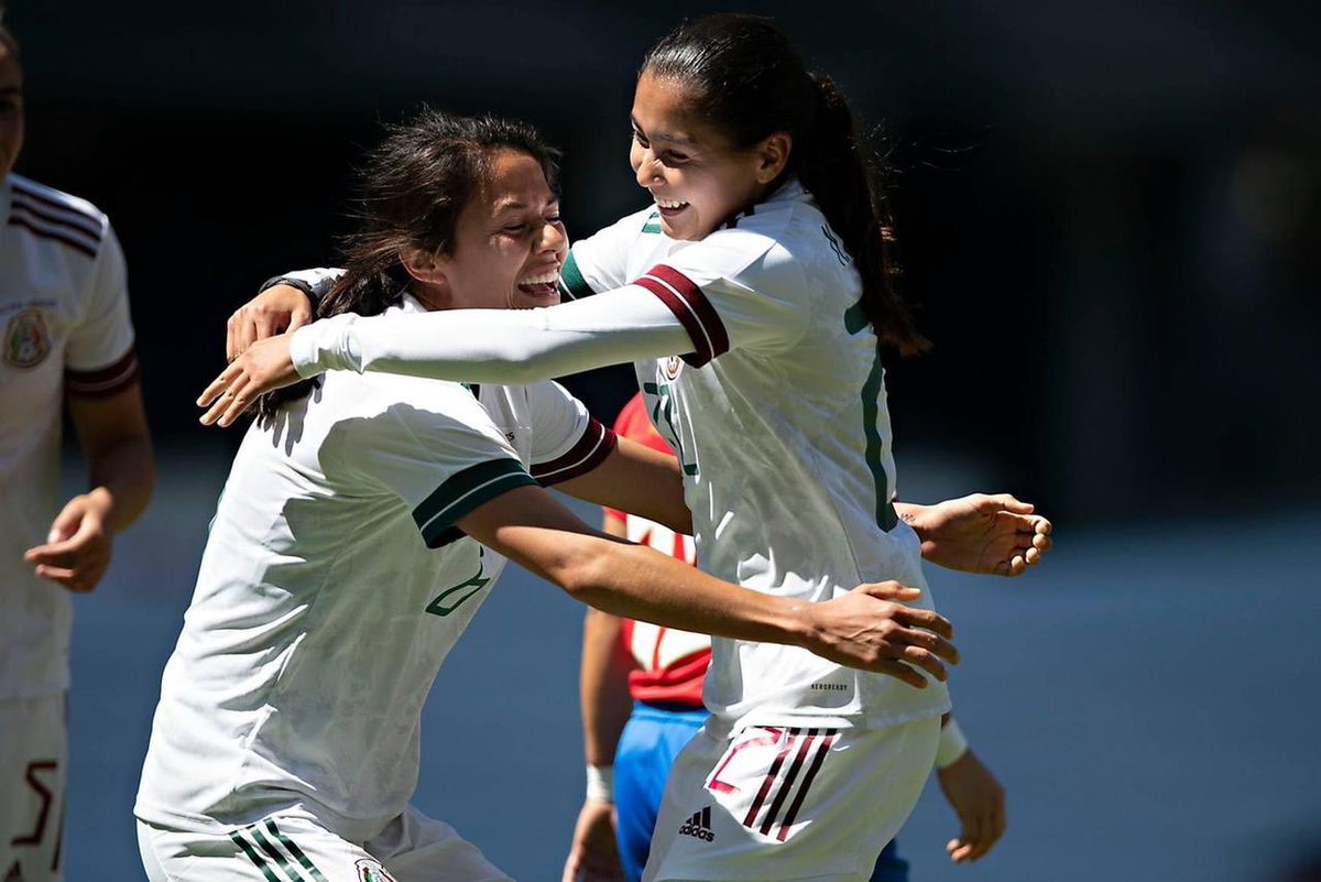 nicolepj08's tweet photo. Debut soñado 🤩🤩 Feliz por haber sido parte del regreso de @miseleccionmx al Estadio Azteca después de 14 años. Muchos sentimientos encontrados 🙏🏻🙏🏻

Orgullosa de ser mexicana 🇲🇽 Muchas gracias a tod@s l@s que han sido parte de esto 😍😍 https://t.co/7LP3tUfi1Z
