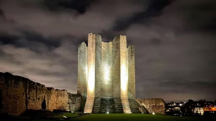 CastleLightUp's tweet photo. Wait while lockdown is over and you can do “white light” @conisbrocastle #LighttheDarkness #LightUpTheCastle #MissionAccomplished #Conisbrough #Norman #Castles #Monuments https://t.co/glxaflBrF0