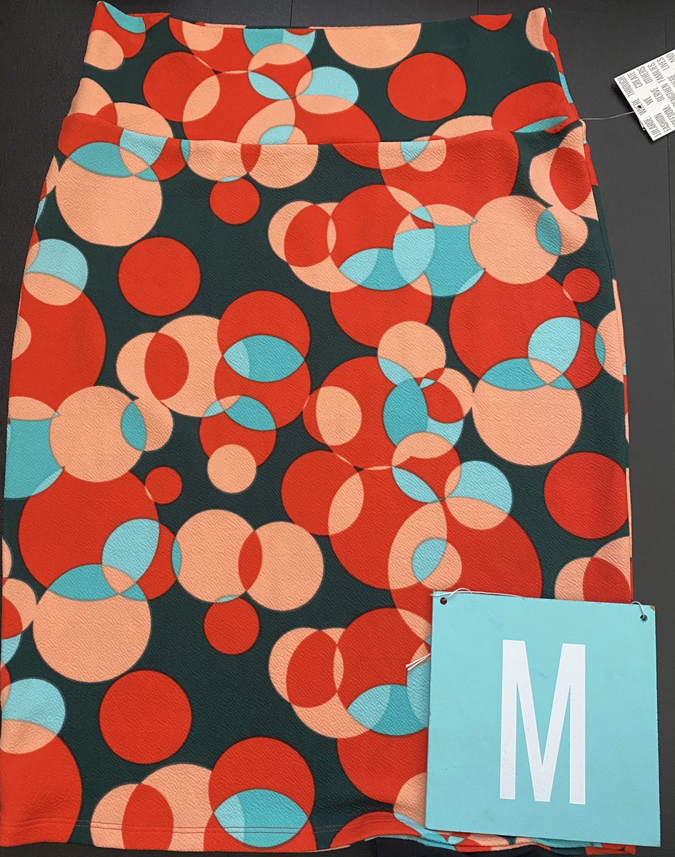 llrlisalopez's tweet photo. #goob #clearance happening in my #lularoe group. #cassie is just $20! https://t.co/y5YVDRZNxh https://t.co/QSdecV2JKl
