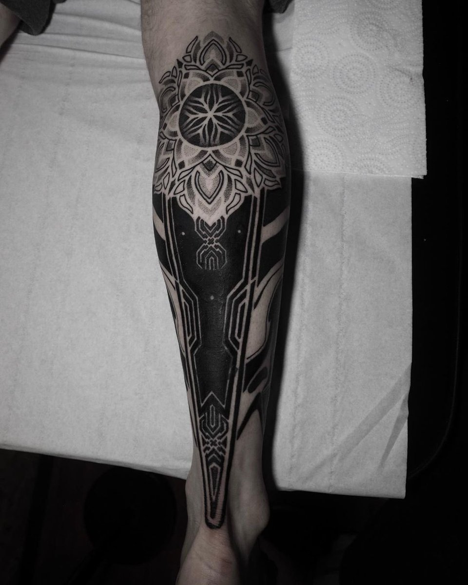 rghtstuff's tweet photo. By @larose.ttt using @rghtstuff TattooMachines. 
.
.
#geometrictattoo #blackwork #dotwork #tattoo #ttt #inked #ink #rghtstuff #blkttt  #blacktattooart #blxckwork #blackwork #onlyblackwork #ornamentaltattoo #linetattoo  #neotribal #tattooculture #blckttt #blxckink #blacktattoos https://t.co/b13ag3y6Lb