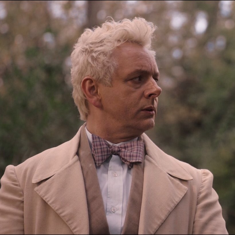 bestshipsxworld's tweet photo. crowley and aziraphale from good omens https://t.co/767PPxNDAe
