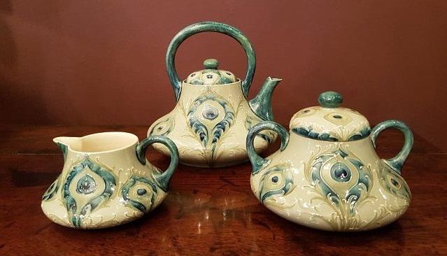 loveantiques's tweet photo. This Superb McIntrye Moorcroft #Antique Peacock Feathers Tea Set is for sale from Sturmans Antiques Ltd: https://t.co/a2ietbXlD3
#antiques #moorcroft #antiqueteaset #teaset #moorcroftteaset #peacockfeathers #loveantiques https://t.co/f45bD4XPQY