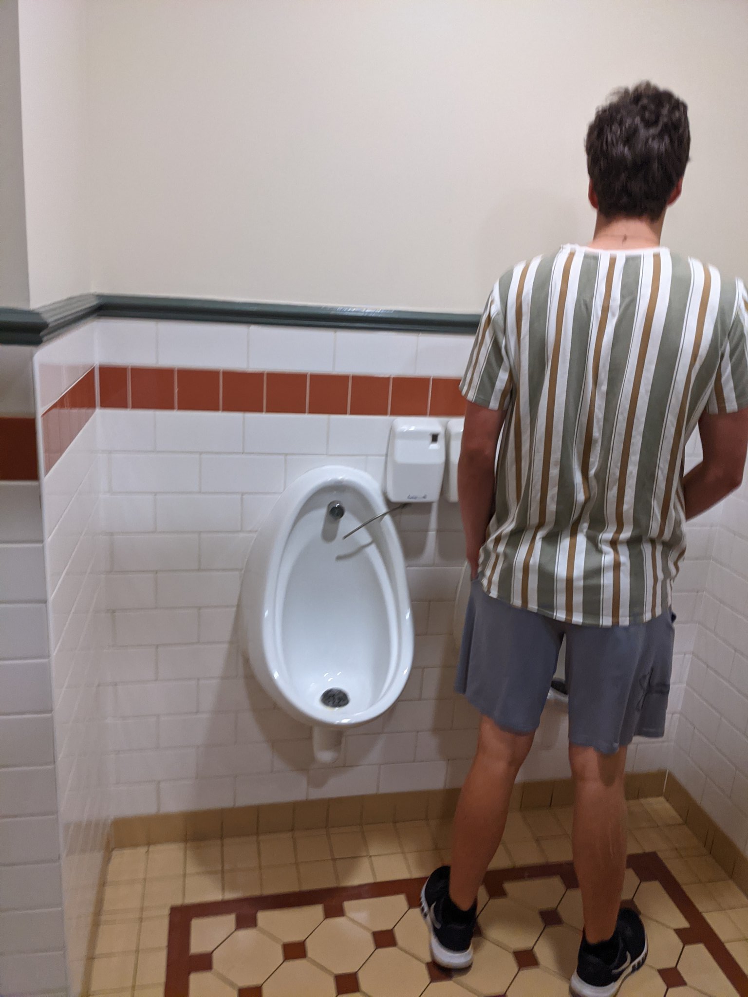 Spy on Guys in Public on X: Spotted this cutie heading to the toilets so  of course I had to follow 😜. #guyspy #spyguys #gay #gayspy #urinalguys  #guysinpublic #guysinshorts #guyslegs #cruisinggays #gayscruising