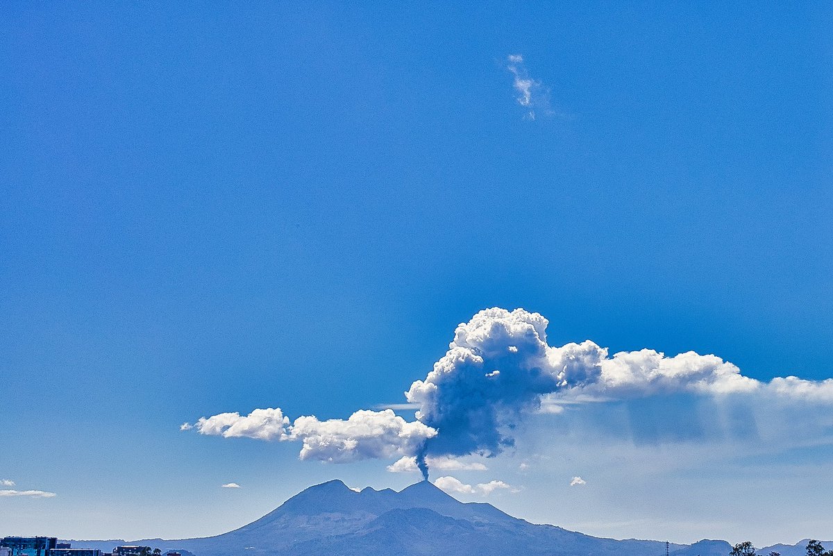 Hace una media hora el volcán de Pacaya: