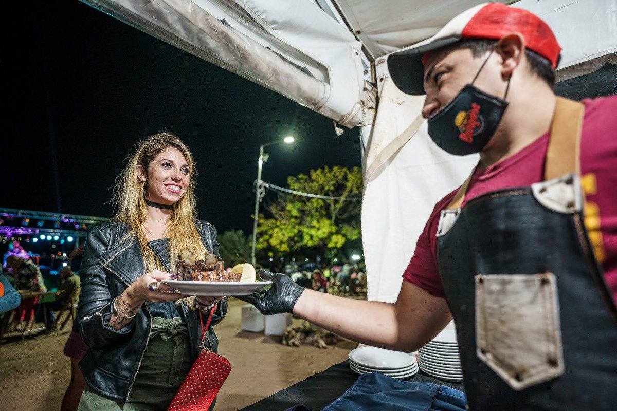 MuniEmbalse's tweet photo. ➡️ #ExpoNáutica2021

🎤🎧🎼 #ShowsEnVivo #Electrotango #Dj's #Acústicos  #Bandas 🎤🎧🎼 #Gastronomía🍽🍽 #PatioDeComida 

👉 Disfrutamos de #ShowsEnvivo @embalsecalamuchita
@falesandri @turismocba @EmbalseC 
@jonilawson https://t.co/HfEzKGQE70