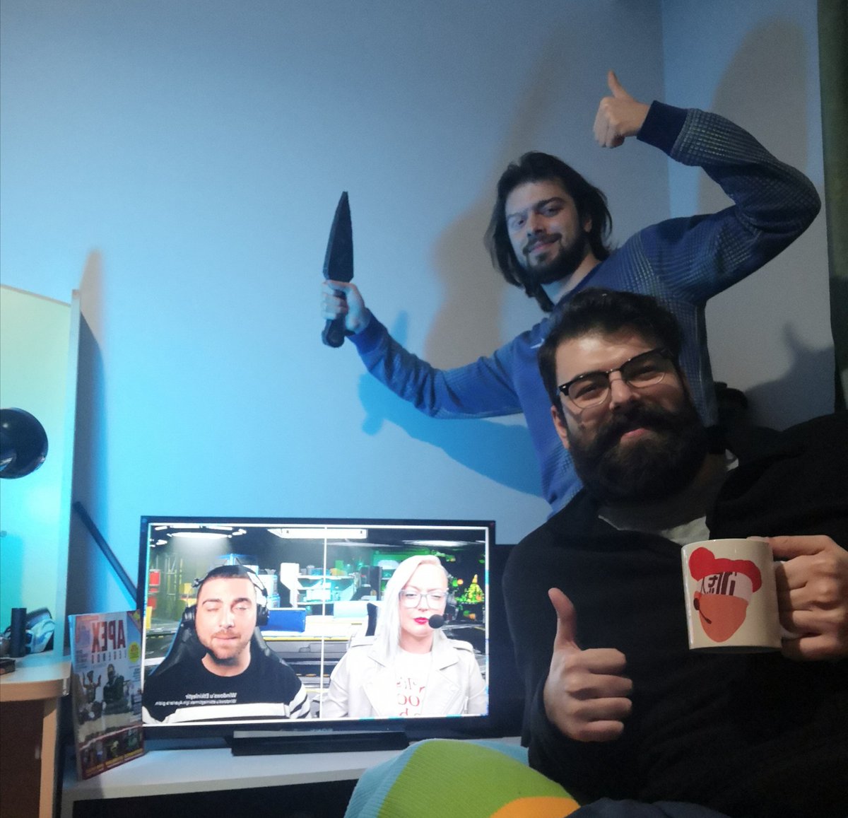 Best way to watch <a href="/PlayApex/">Apex Legends</a> is with your brother who happens to be your duos teammate as well. #ALGS #stillnoheirlooms