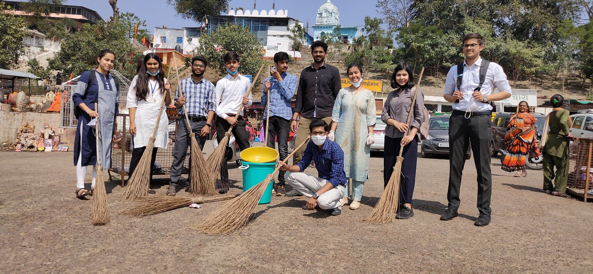 LegalAidDNLU's tweet photo. Have you also learned that secret from the river; that there is no such thing as time?" 

#cleanlinessdrive #gwarighat #jabalpur #mpslsa #LegalAid #vidhimitra #dnlu https://t.co/PaRAlFG8sd