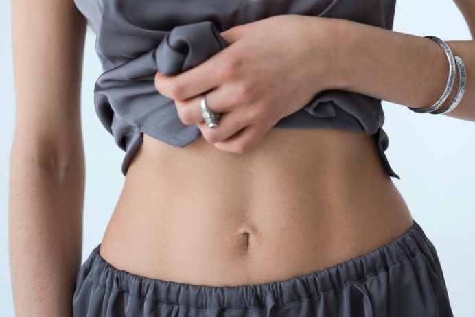 Втянутый живот. Здоровое пищеварение. Стоит живот что делать. Стоит живот что делать. Упражнение вакуум.