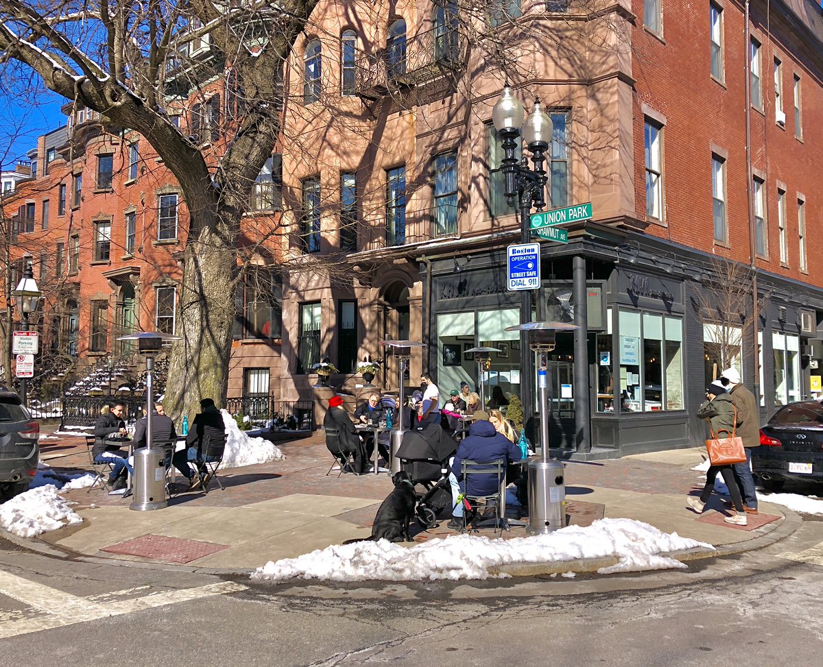 Boston’s embracing winter ❄️ ⛄️ 

30F, wind chill of 24F and every table is full w/ heat lamps off.