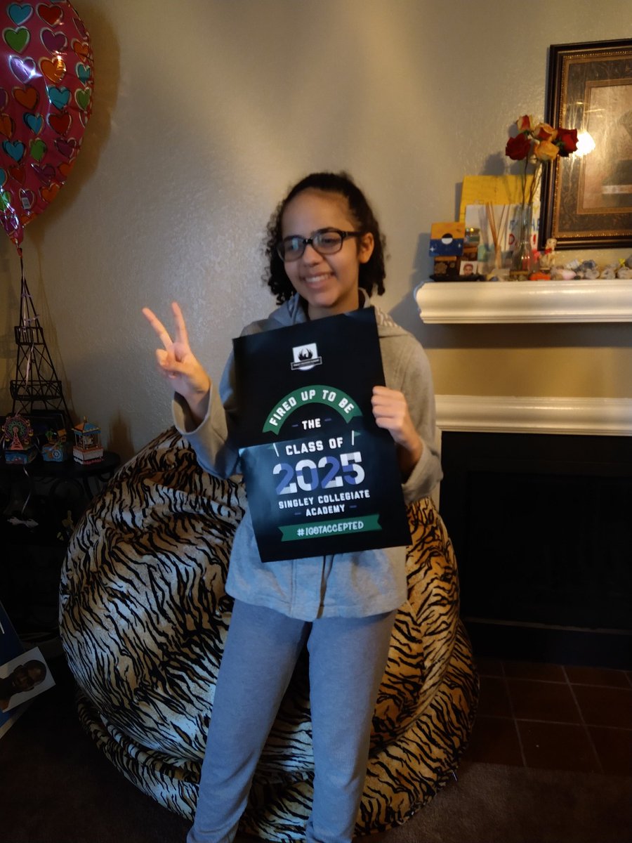 FraguadaR's tweet photo. @IrvingISD #IGotAccepted https://t.co/Bg8sLC8z0a