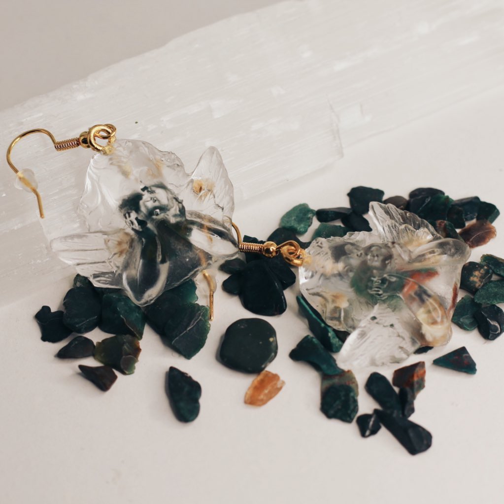 lilbluberries's tweet photo. who else loves handcrafted earrings?! 🥺 

💫 completely hypoallergenic, and nickel + lead free! 💫 https://t.co/YX8n4qZ3rj
