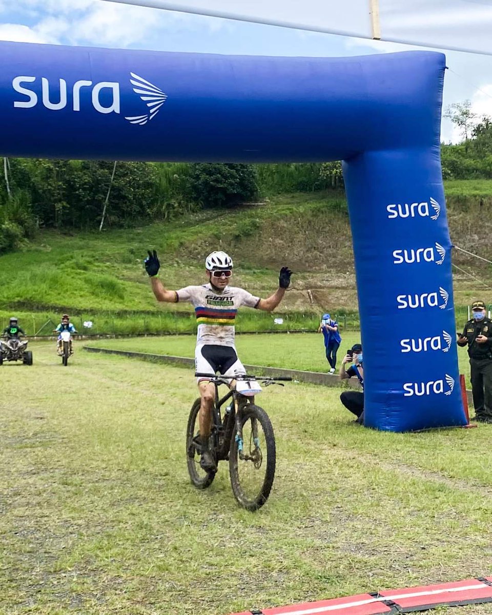 Ciclismoweb (@ciclismoweb_net) on Twitter photo El campeón Mundial de Maratón, celebró este domingo en Risaralda, el título de Campeón Nacional en Colombia de Maratón. ¡Felicidades <a href="/LeopaezMtb/">leonardo paez leon</a>!
Fotos: Facebook oficial Leonardo Páez El campeón Mundial de Maratón, celebró este domingo en Risaralda, el título de Campeón Nacional en Colombia de Maratón. ¡Felicidades <a href="/LeopaezMtb/">leonardo paez leon</a>!
Fotos: Facebook oficial Leonardo Páez