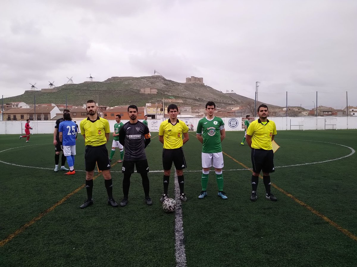 Mora_CF's tweet photo. 📸📸 

GOLEADA Y LÍDERES 🔝

1️⃣2️⃣3️⃣4️⃣5️⃣ ⚽️

Nuestro equipo golea al @AtlConsuegra y sale líder de El Amarguillo. Hat trick de nuestro goleador @JaviiRaton10 y goles de @crissalinero12 y @pablovega2000 

Vamos equipo!! Vamos Mora!!💪💪
 
#somosMoraCF🤍 https://t.co/50rsEDXx5e