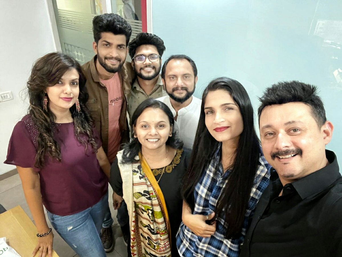 What a Kick start of this year, Thank You For all the love and believe in us @swwapniljoshi Dada. Can't explain the excitement to start work with you.❤️💫 Thankyou Abhijit Guru dada and @samidhaguru tai for unending Support and believe in us🙏 #actor #marathi #saurabhshrirame
