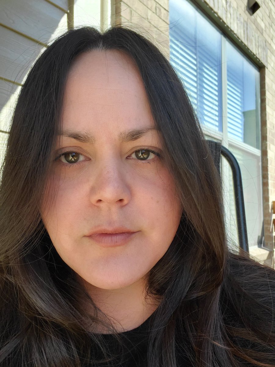 LizzieBaconTX's tweet image. Look! I'm still young! #centerpart