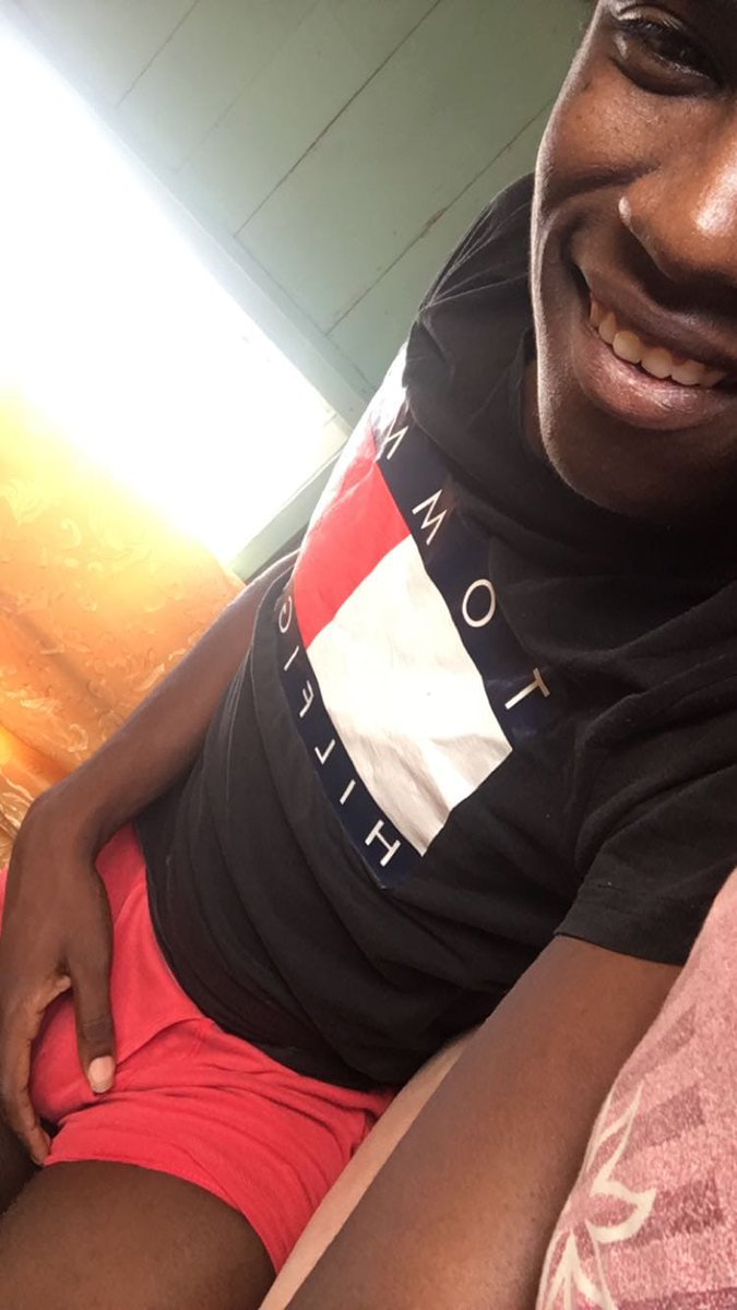 5k_trav's tweet photo. Bored in house 😑😑 https://t.co/waruYyYYxU