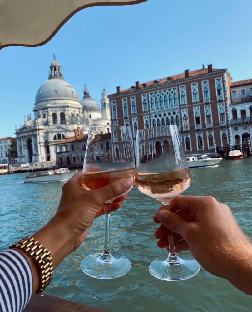 espectadorccs's tweet photo. Venecia, Italia ✨💚💛♥️ https://t.co/MA4Yxokh4v