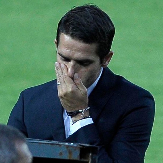 🇦🇷🎗️ | A las pérdidas de Ronaldinho y Tevez se les suma Fernando Gago.
El hermano mayor del DT de Aldosivi falleció en la noche del Sábado a causa de un ACV mientras dirigía el partido vs Racing.
Su padre falleció en 2005 mientras el estaba Jugando con Boca ¡también vs Racing! https://t.co/MX1AFFRaSD