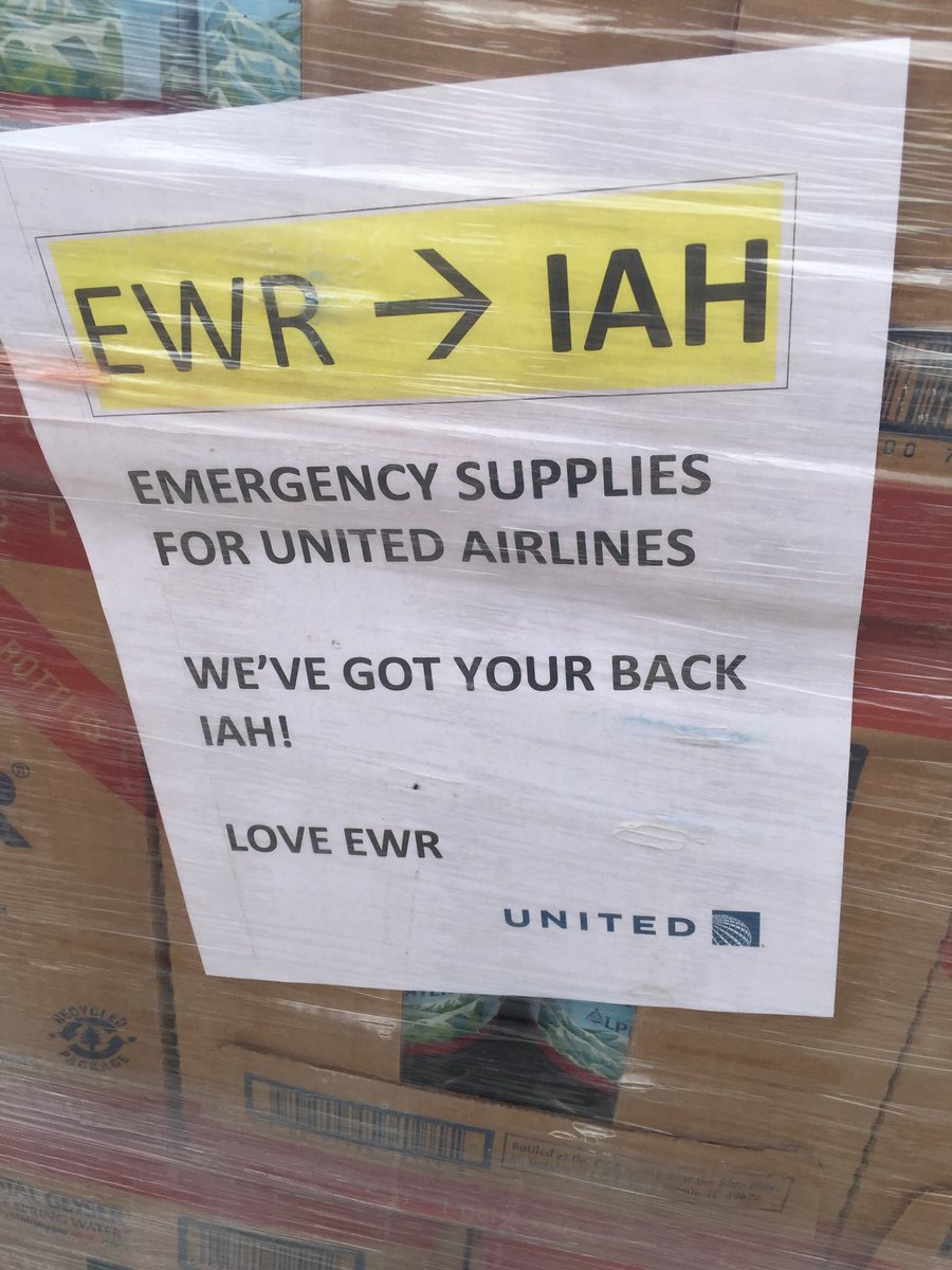 Family taking care of family ⁦@united⁩ ⁦@rodney20148⁩ #united #unitedfamily #water ⁦@deck_68⁩