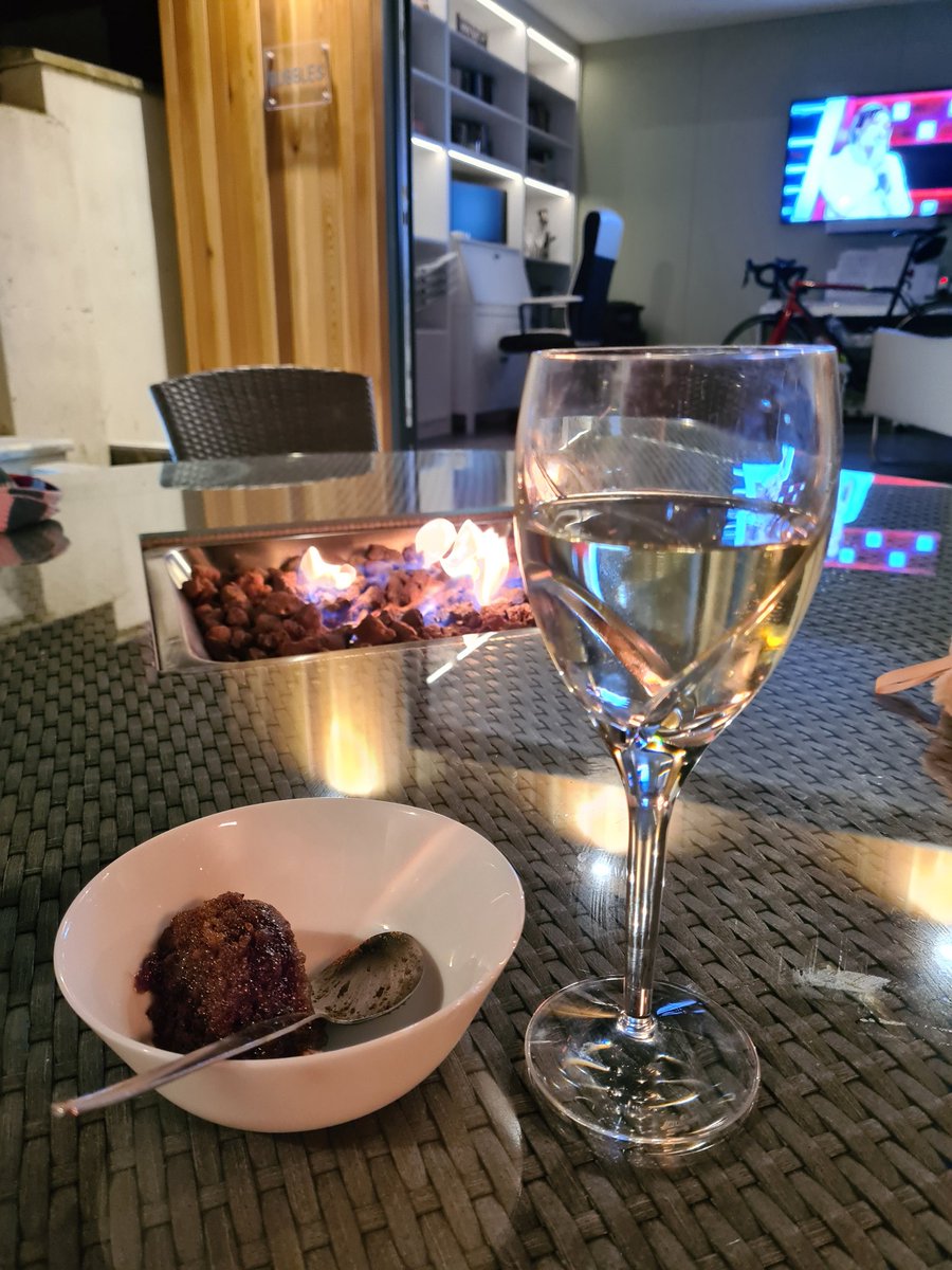 liercarey's tweet photo. End of mid term treat with sticky toffee pudding, a glass of pinot and hubby on bedtime!! #backtorealitytomorrow https://t.co/HQiQFjuIlU