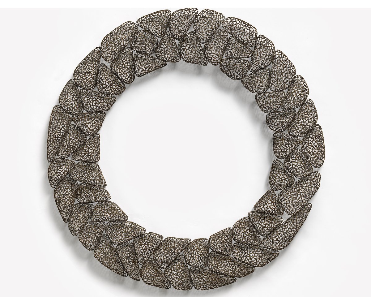 'I try to draw attention to the inside space in my work. I try to energise the emptiness. The shadow compresses the emptiness.' Bronwyn Oliver was born #otd 1959.

See her work in #KnowMyName
knowmyname.nga.gov.au

[#BronwynOliver, 'Garland', 2006, purchased 2008]