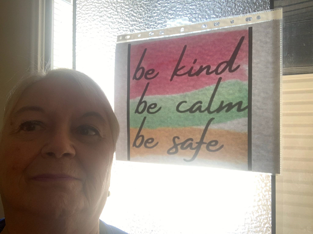 EdmKinettes's tweet photo. Another way our Club participated in the KINdness Challenge this year.... we decorated windows / doors with KIND messages.  (And encouraged community members)
Thank you Everyone!  Great Canadian Kindness Challenge! #KinKindnessChallenge https://t.co/7bQ7KSCKJ3