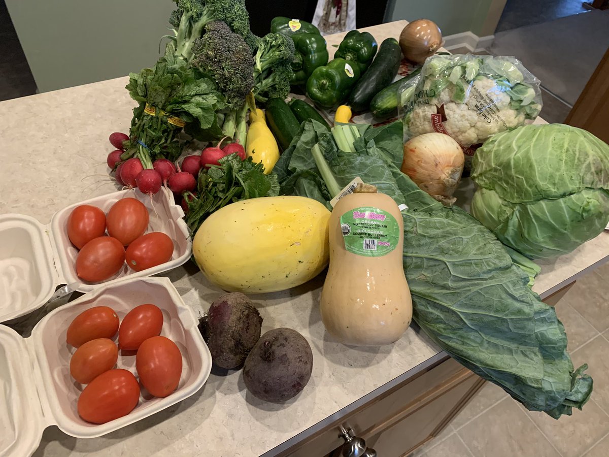 kdk249's tweet image. My new favorite thing ship to door. 28lbs so far and loving my new found passion in cooking healthy. Roasted Butternut Squash and Roasted Radishes.