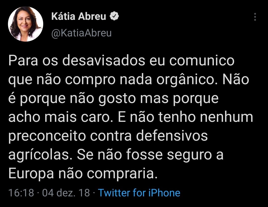 A Senadora <a href="/KatiaAbreu/">Kátia Abreu</a> defendendo a legalização da briga de galo em pleno domingo é a prova de que agrotóxico faz mal pra cabeça.