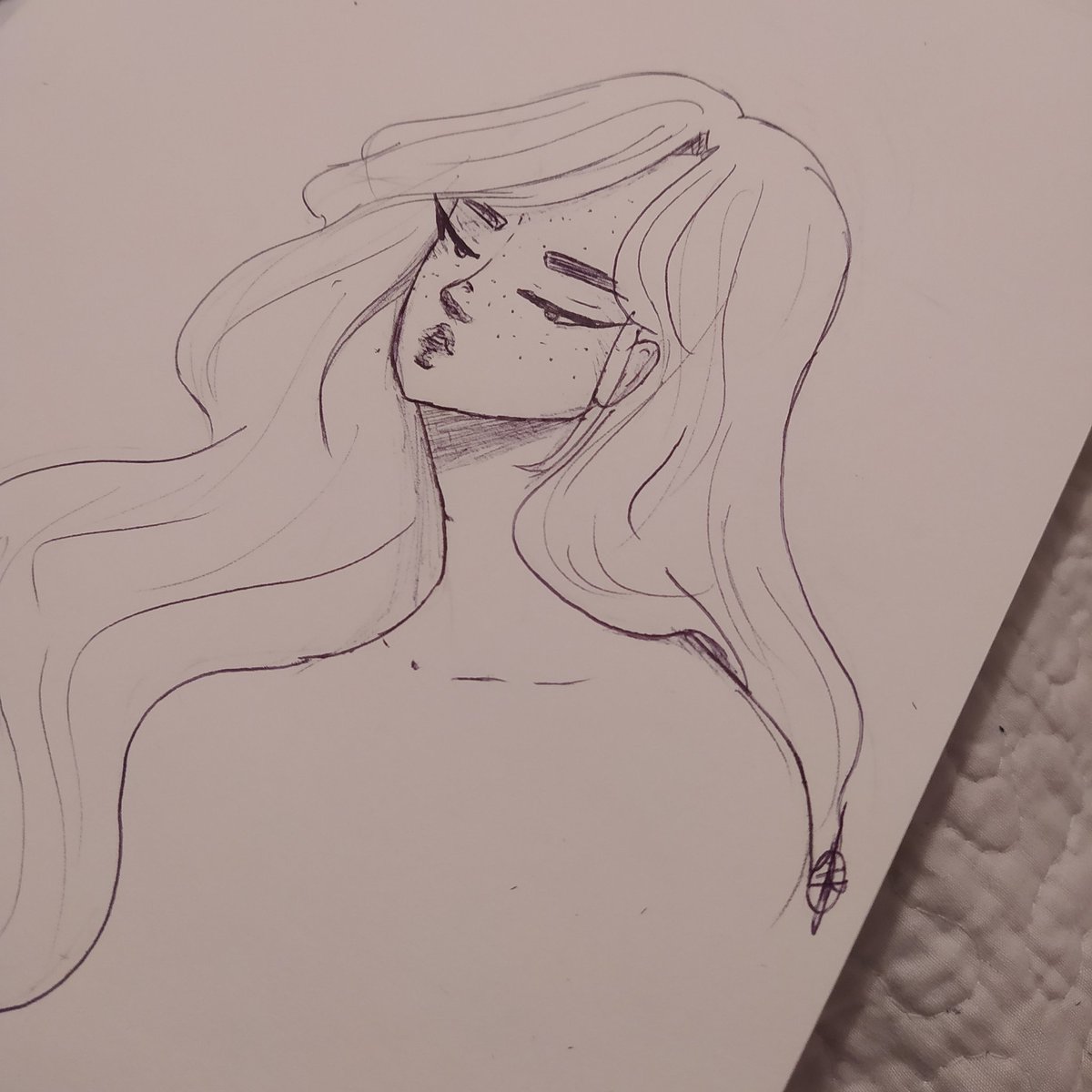 HAERICORE's tweet image. hola mootis, me haríais un gran favor compartiendo y si es posible comprarme alguna ilustración, no las vendo muy caras.En blanco y negro serían 10€, a color (en acuarela) 20€ y un lienzo pequeño pintado a óleo 30€ (eso ya variaría según el tamaño del lienzo) y un boceto5€ 🥺