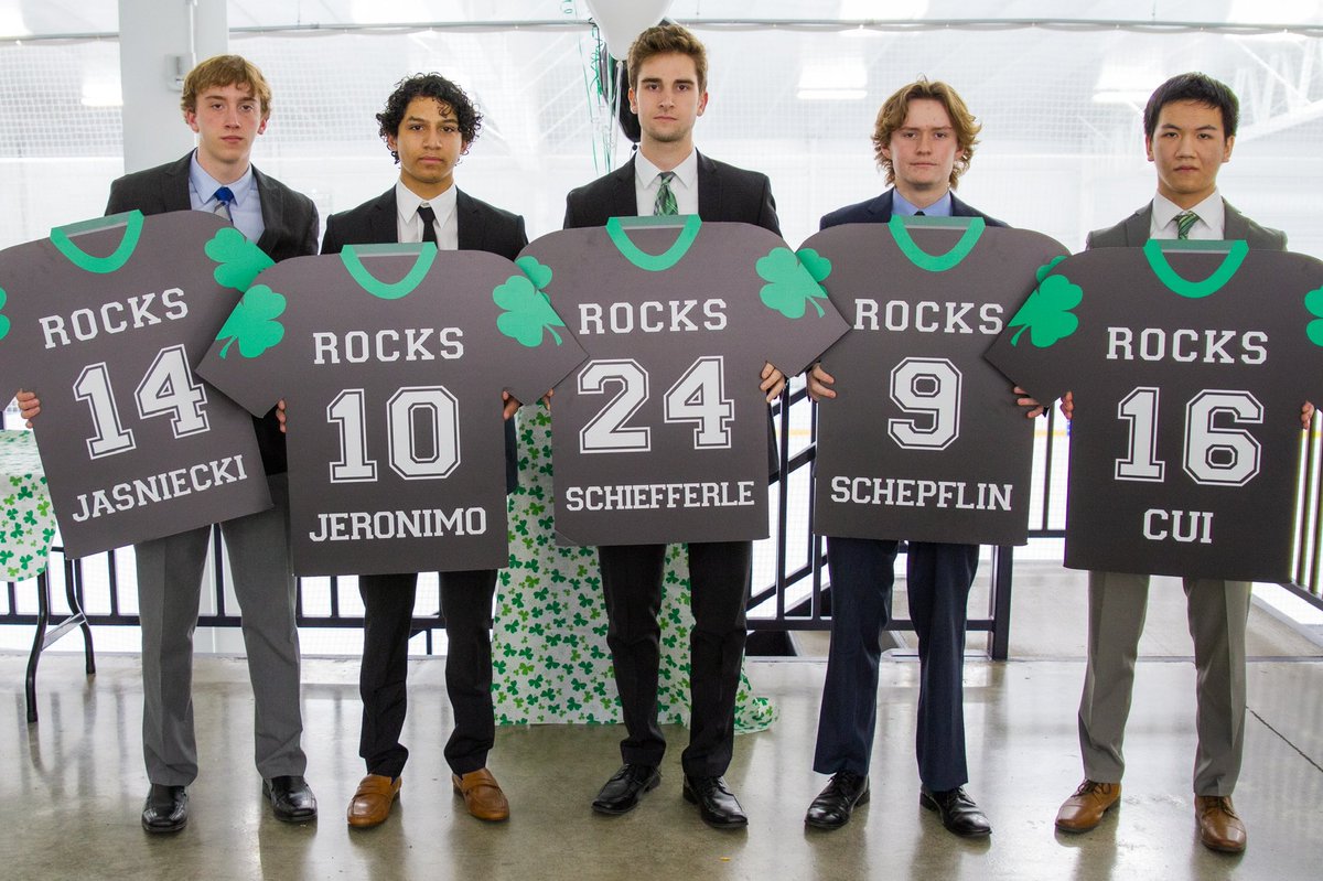 CoffmanHockey's tweet image. So proud of this team!!

A hard fight to the end during a different kind of season. 

A special shout out to our seniors.  Best of luck to you and your future plans. ☘️
#oncearockalwaysarock 
@coffmanrocks @rowdyrocks2020 @DublinCoffmanHS @dublinalumni