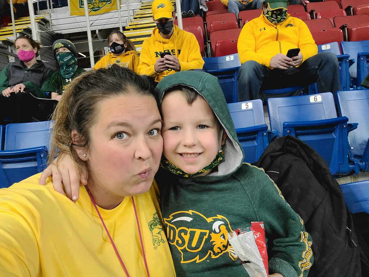 40burks's tweet photo. #scheelsgameday my turn mom https://t.co/xgHIViT5oU